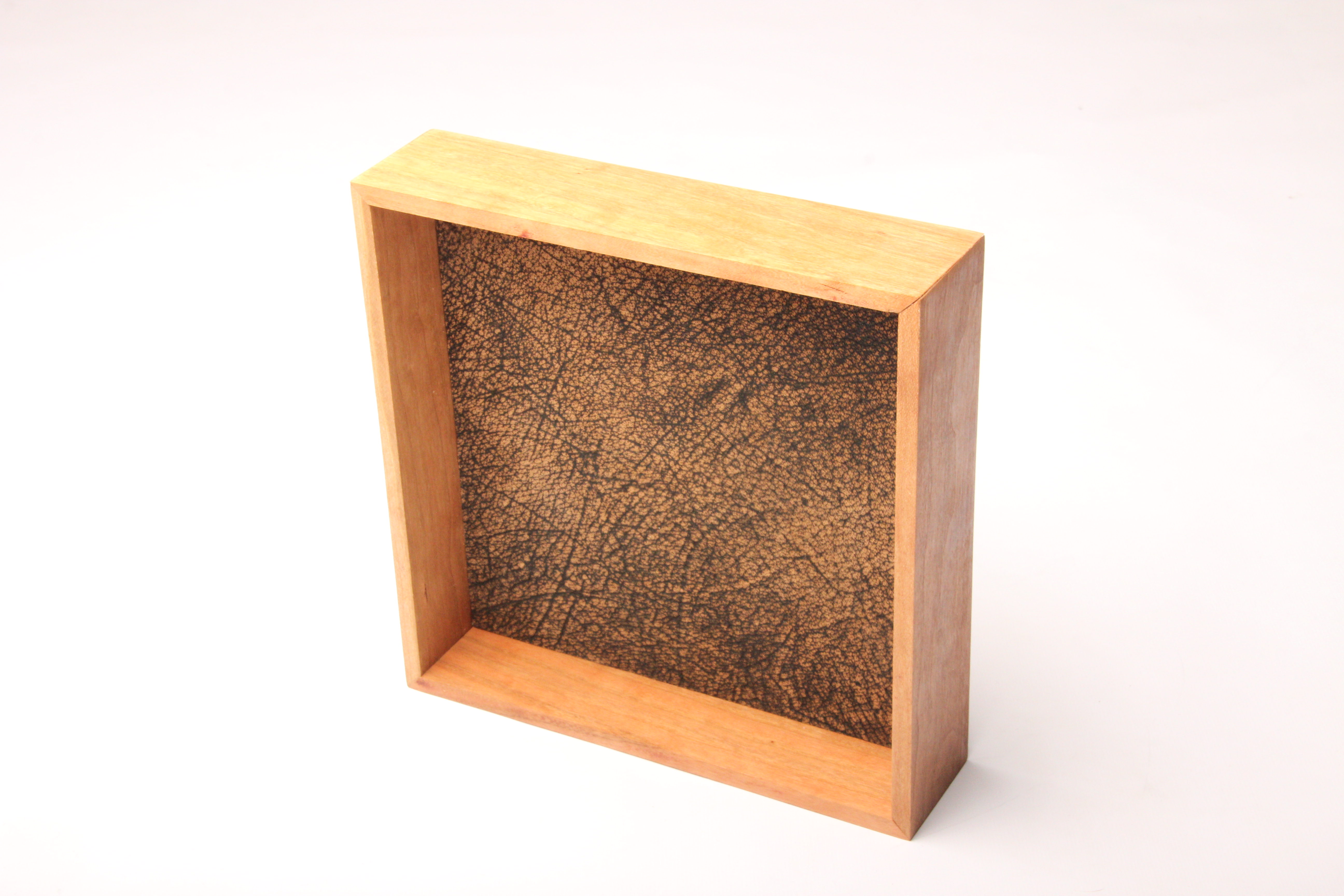 Maple display with crackle panel